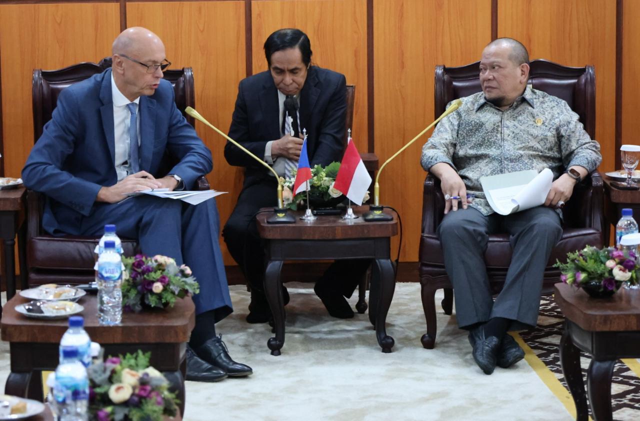 Bertemu Dubes Ceko, Ketua DPD: Kerjasama Bisnis Dua Negara Perlu Libatkan UMKM