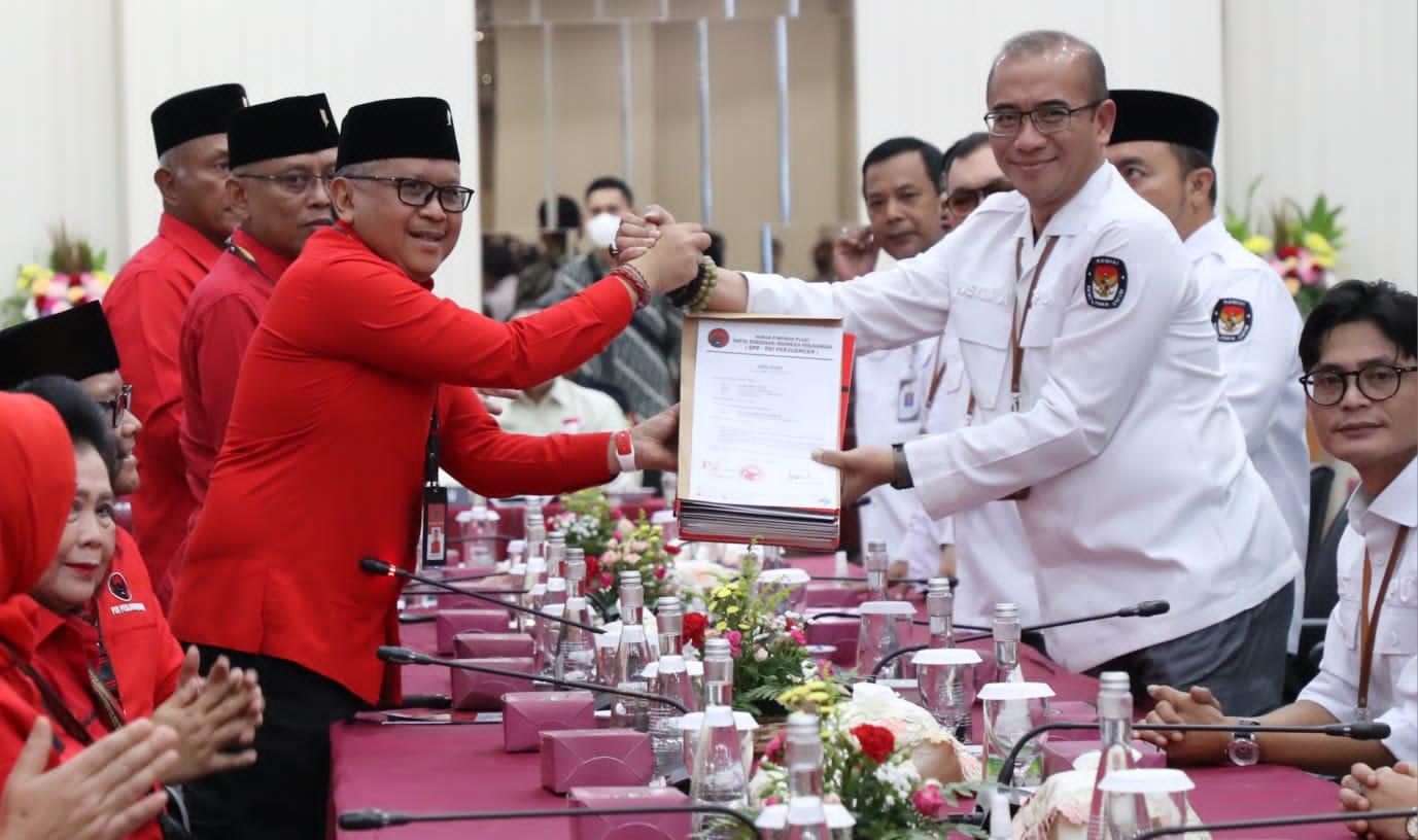 PDIP Resmi Daftarkan 580 Bacalegnya Ke KPU