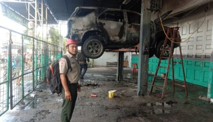 Sedang Diservis, Mobil Fortune Ludes Terbakar
