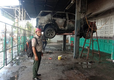 MOBIL jenis Fortune yang tinggal rangka setelah ludes terbakar saat sedang diservis di salah satu bengkel di Jl. Kapten Rahmad Budin Kelurahan Terjun Kecamatan Medan Marelan, Sabtu (27/5). Waspada/Ist