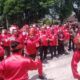 BELASAN penari mempersembahkan tarian pencak silat saat menyambut rombongan bakal calon legislatif (Bacaleg) PDI-P mendafatkan kadernya ke Kantor Komisi Pemilihan Umum (KPU) Jl Perintis Kemerdekaan No 35 Medan, Kamis siang (11/5). Waspada/Partono Budy