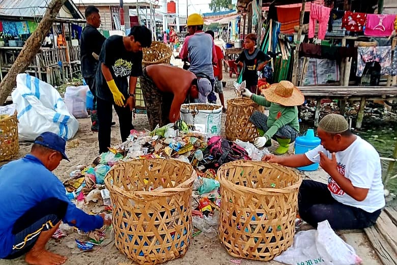 6,8 Ton Sampah Berhasil Terkumpul Dari Tanjung Tiram Melalui Gulai Masam