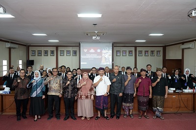 KEPALA BPSDM Sumut bersama dengan peserta Studi Lapangan Pelatihan Kepemimpinan Angkatan 2, 3 dan 4 Tahun 2023 di Kantor BKPSDM Provinsi Bali, Kamis (15/6). Waspada/ist