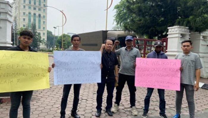 Demo Di Kantor Wali Kota, Warga Minta Pemko Tutup Pabrik Pupuk Di Kompleks Rispa 4 Johor