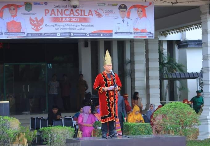 Ragam Pakaian Adat, Warnai Upacara Hari Lahir Pancasila Di Labura