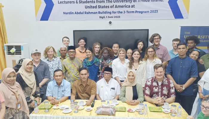 Pj Bupati Pidie Berbahasa Inggris Terima Kunjungan Mahasiswa Amerika