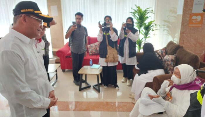 Menko Kunjungi Armuzna Di Makkah