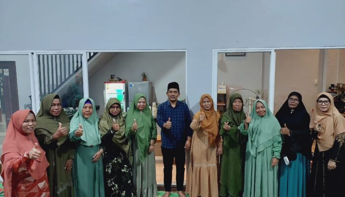Ibu-ibu Jamaah Al Muhajirin Siap Antarkan Darwis H Harahap Jadi DPD