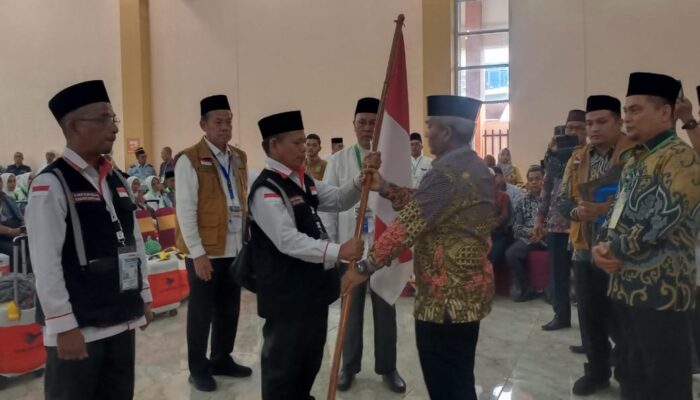 Plt Bupati Palas Lepas Keberangkatan Calhaj Kloter 11 Menuju Tanah Suci