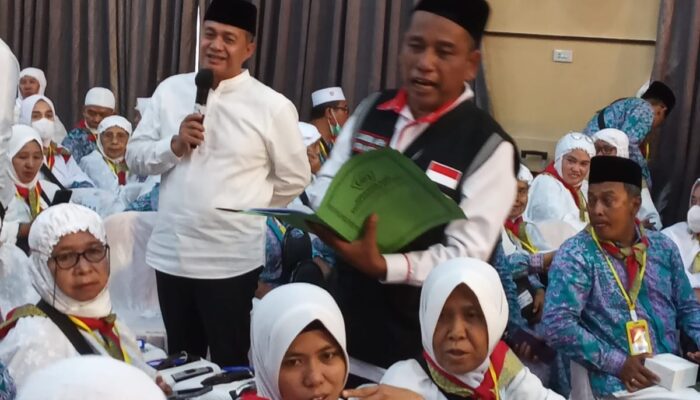 Besok, Kloter 13 Menuju Makkah, Bupati Zahir Lepas 287 Calhaj Batubara