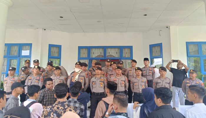 Mahasiswa Dan Wartawan Desak Bupati Copot Inspektur Madina