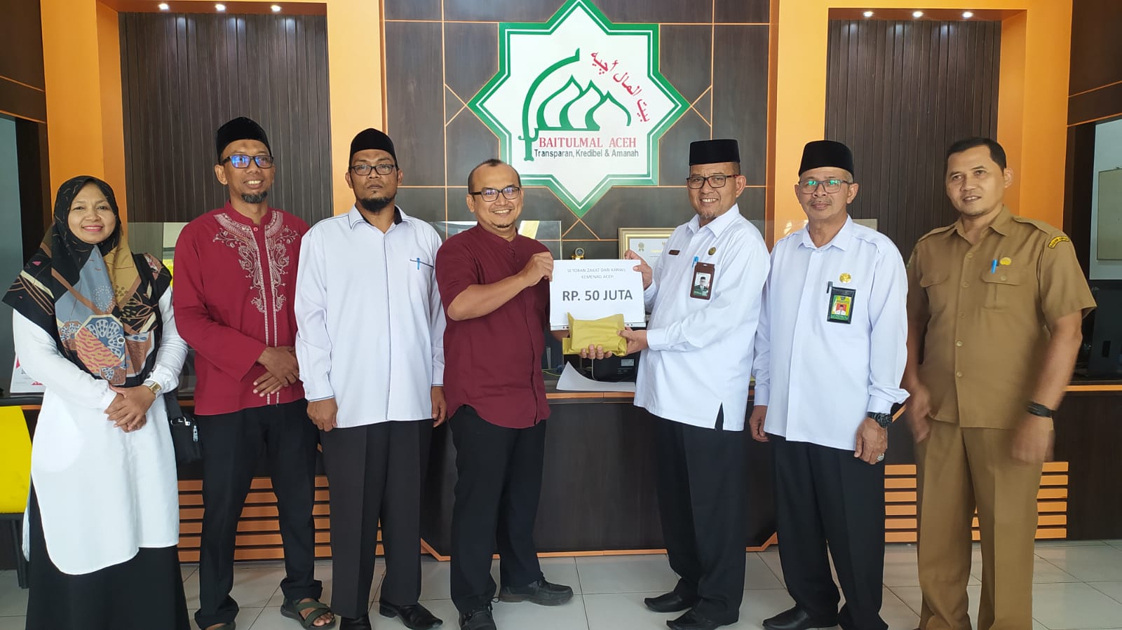 Kanwil Kemenag Aceh Setor Zakat Melalui BMA