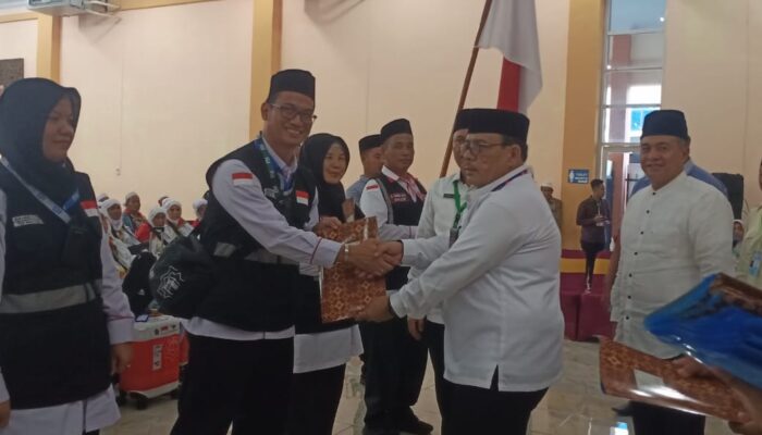 Calhaj Kloter 13 Diminta Jaga Ukhuwah Dan Tetap Kompak Di Tanah Suci