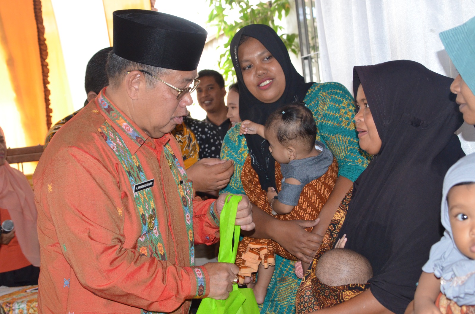 1.560 Keluarga Risiko Stunting Di Sidempuan Dapat Bantuan Pangan