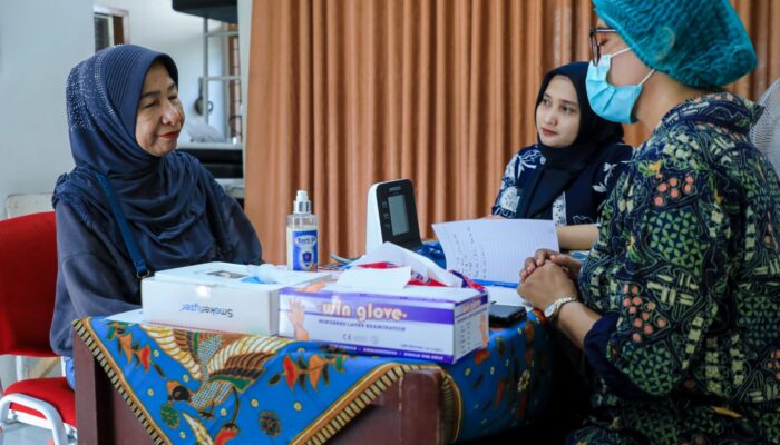 Manfaat PELAKOR Mulai Dirasakan Warga Yang Jalani Terapi Totok Di Puskesmas Tegal Sari