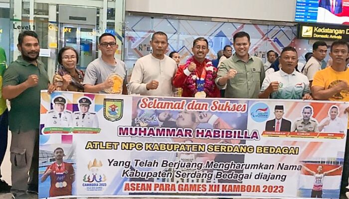 Wabup Adlin Tambunan Sambut Abil Dari Kamboja