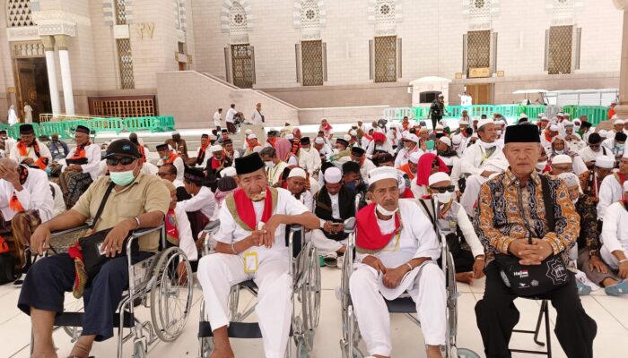 Calhaj Kloter 13 Merasa Beruntung Salat Ashar Di Raudhah