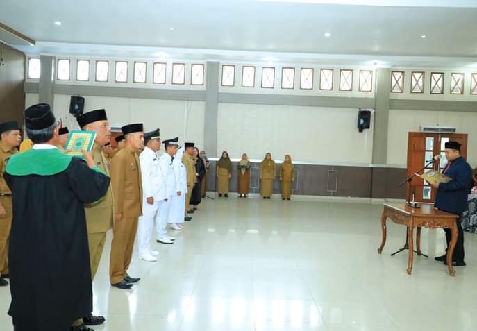 Lantik Sejumlah Pejabat, Bupati Labura Ingatkan Agar Amanah