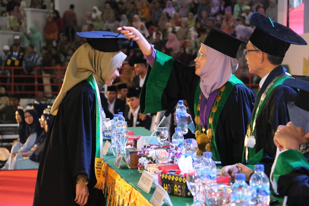 Wisuda 3.104 Sarjana Baru