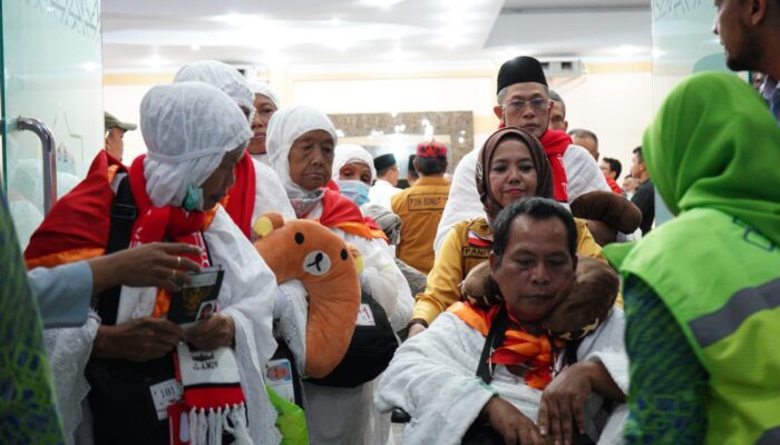 Calhaj Kloter 20 Menuju Jeddah Kakanwil Minta Petugas Komunikasi Dengan Jamaah