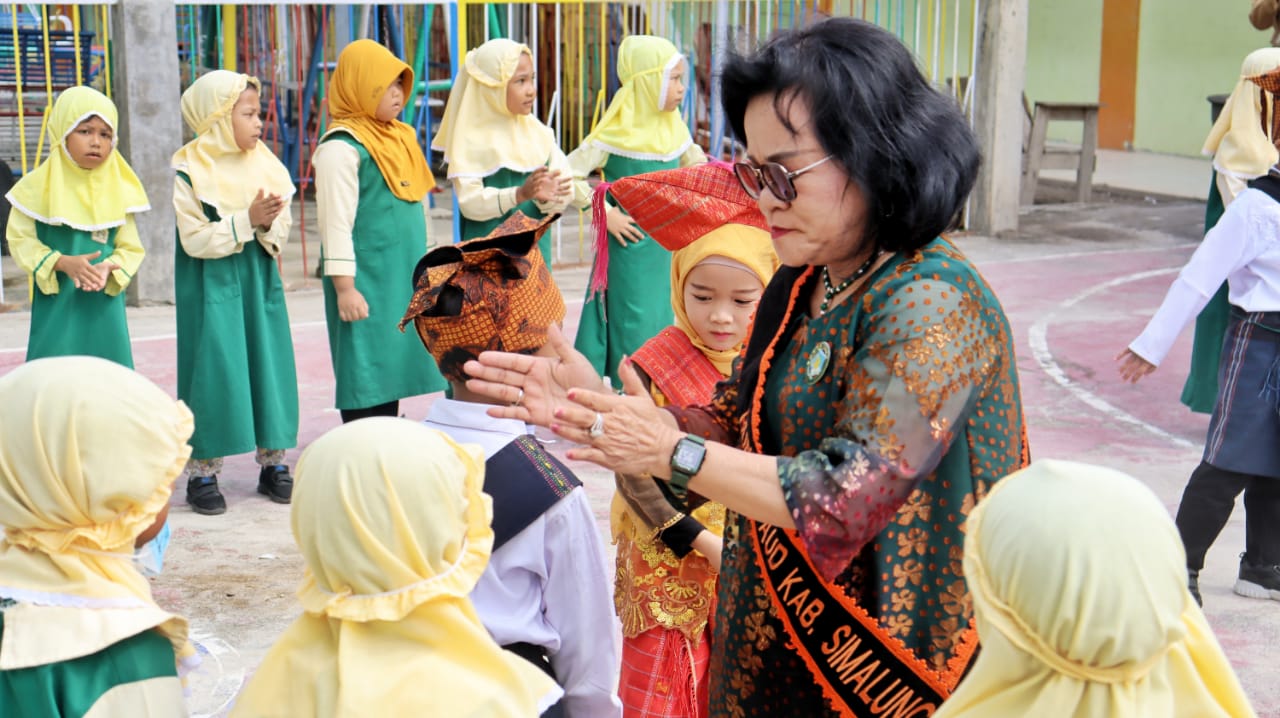 Bunda PAUD Simalungun Kunjungi TK ABA Perdagangan