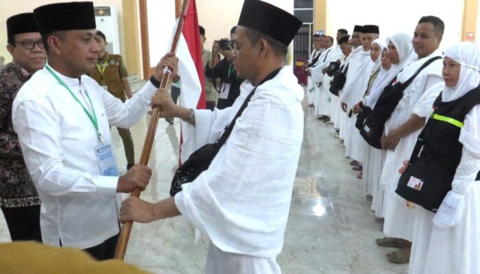 Bupati Andar Minta Jamaah Calon Haji Paluta Luruskan Niat