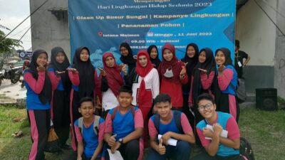 SMP Negeri 24 Medan Ikuti Aksi Bersih Sungai Deli SMP Negeri 24 Medan Ikuti Aksi Bersih Sungai Deli
