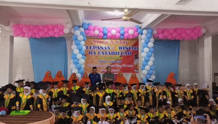 Wujudkan Generasi Beriman dan Bertaqwa, Sekolah RA Fatahillah Wisuda 76 Siswa