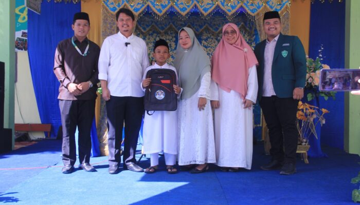 Gadget Sehat Prof Ridha Dharmajaya Dan SMP Al Washliyah 8 Kolaborasi Gelar Khitanan Massal