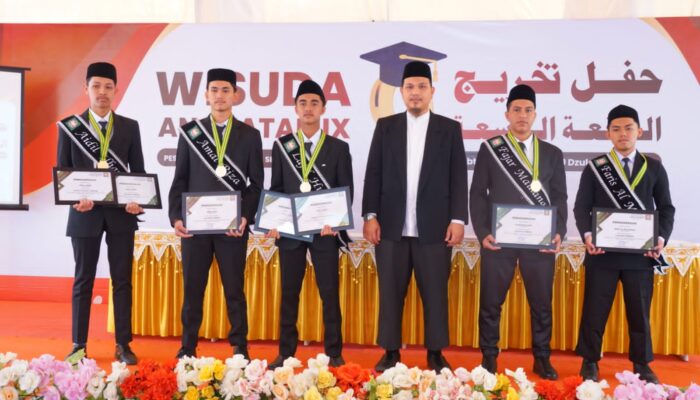 Pesantren Imam Syafi’i Aceh Besar Wisuda 24 Hafidz Angkatan IX