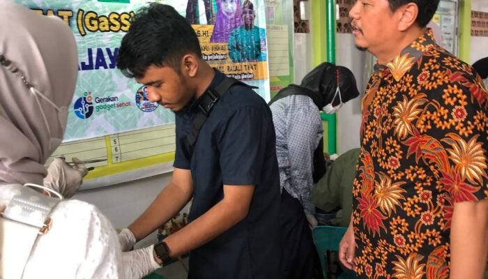 Gadget Sehat Prof.Ridha Dharmajaya Dan BKM Hidayah Polonia Gelar Khitanan Massal
