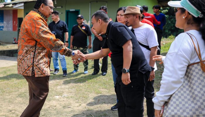 Dukung Pemko Lestarikan Lingkungan, Tim Merdang Merdem Lakukan Aksi Bersih Sungai Dan Penanaman Pohon