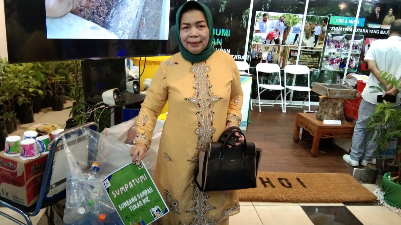 Dinas LHK Buat Program Sumbang Sampah Tukar Mie