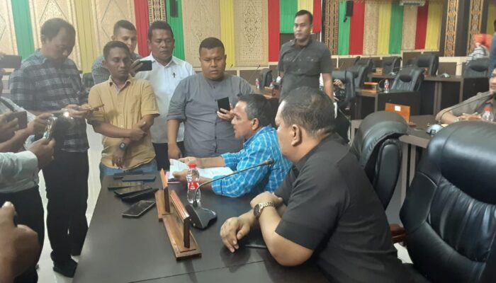 Piring Pecah Warnai Persiapan RDP DPRK Agara