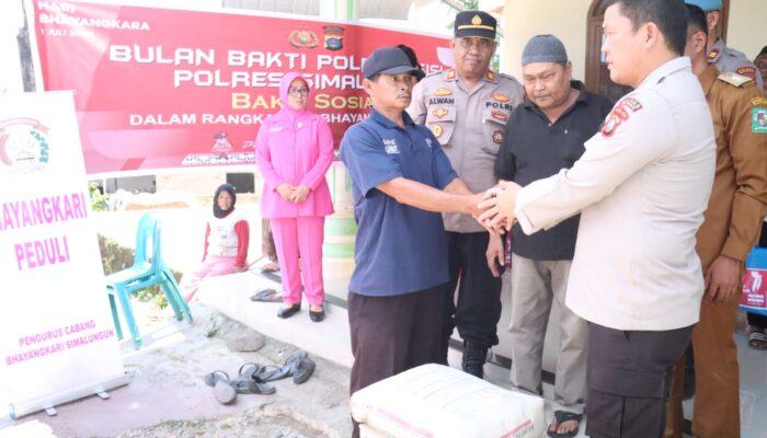 Polres Simalungun Bantu Masjid Tertua Di Raya