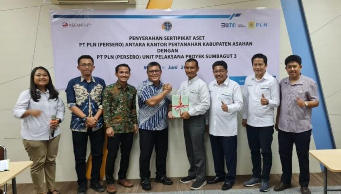 Kantah Asahan Serahkan 33 Sertipikat Aset Kepada PLN UIP SBU