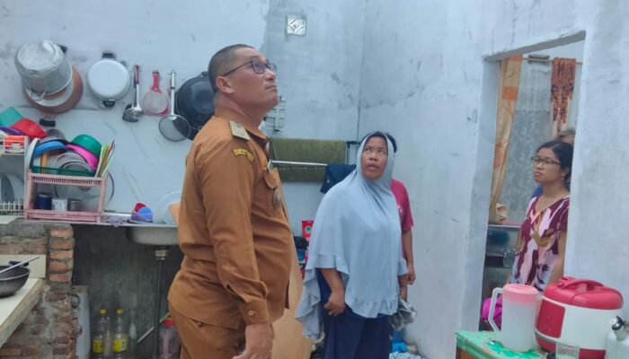 Rumah Warga P. Siantar Rusak Dihantam Angin Puting Beliung