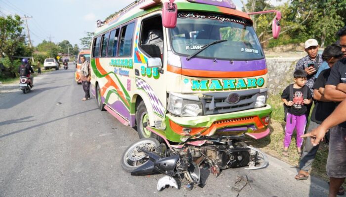 Supra X 125 Kontra Bus Makaro, 1 Pelajar Luka Berat