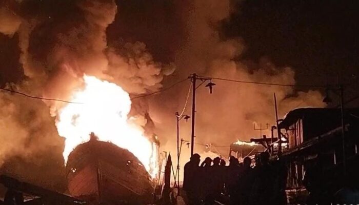 7 Kapal Pukat Trawl Ludes Terbakar Di Gabion Belawan