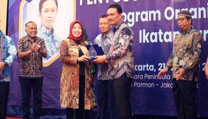 Kadisdikbud Aceh Utara Terima Penghargaan Dari Dirjen GTK Kemendikbudristek RI