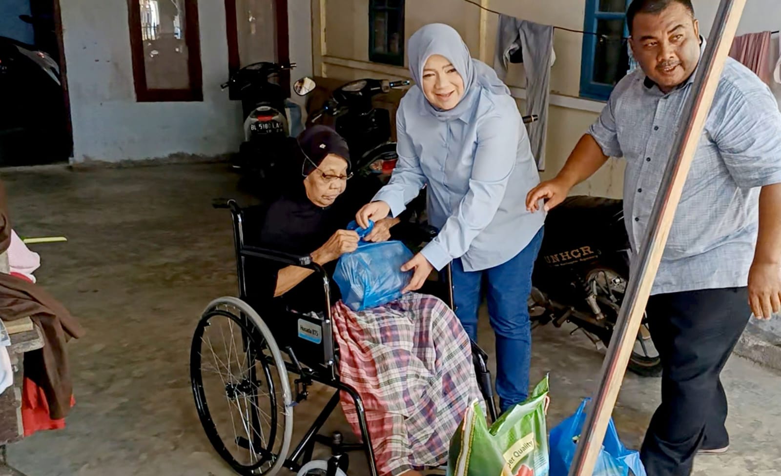 Nek Salamah, Korban Konflik Di Rumoh Geudong Terima Kursi Roda