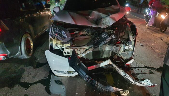 Laga Kambing, Pengendara Sepedamotor Tabrak Honda HRV