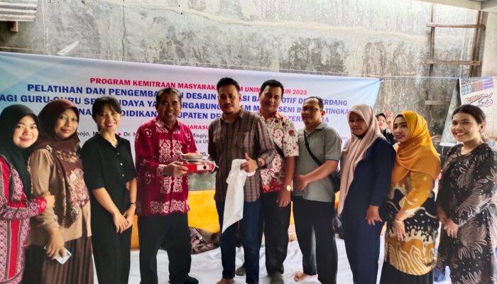 Dosen Unimed  Latih Guru Dan Siswa Mendesain Batik Berbasis Inovasi 