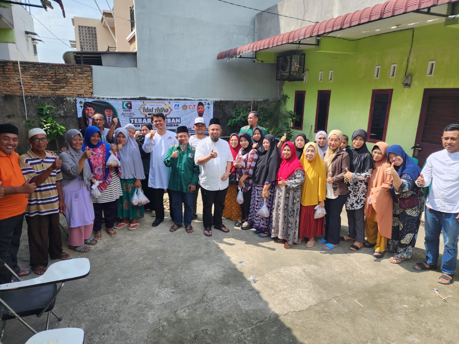 Prof.Ridha Dharmajaya Sampaikan Gerakan Gadget Sehat Di Pembagian Kurban MD.KAHMI Medan