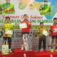 PARA pemenang berbagai cabang olahraga berfoto usai penutupan Kejuaraan 8 Cabang Olahraga (Cabor), oleh Wali Kota Medan Bobby Nasution diwakili Asisten Pemerintahan dan Kesejahteraan Rakyat, M. Sofyan, Jumat (30/6) sore di Gor Galaxi, Medan. Waspada/ist