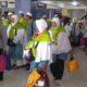 CALHAJ Labuhanbatu saat di stasiun Kereta Api sebelum menuju Asrama Haji Medan. Waspada/ist