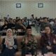 PARA pembicara dan mahasiswa Fisipol UMA berfoto bersama pada acara seri dialog Saksi Ahli Politik di Convention Hall kampus UMA Jalan Kolam No.1 Medan Estate, Selasa (20/6). Acara dihadiri para mahasiswa Fisipol UMA. Waspada/Ist