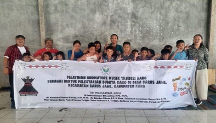 Dosen Unimed Latih Generasi Muda Tentang Onomatope Musik Tradisi Karo