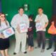 Bendahara DPD Perindo Deliserdang Herti Br. Munthe, Ketua RPA Perindo Medan Ridho Fitri Paramida dan lainnya saat memberikan bantuan kepada ibu korban. (Waspada/Edward Limbong).