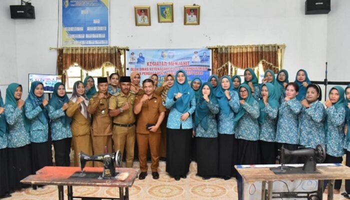 Latihan Menjahit, Wujudkan PIKM Batubara Mandiri